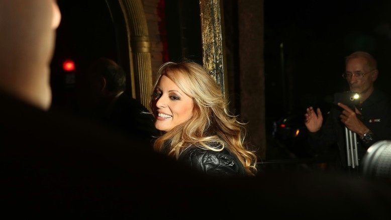 Advogado de atriz pornô Stormy Daniels quer fazer Trump depor pelo escândalo