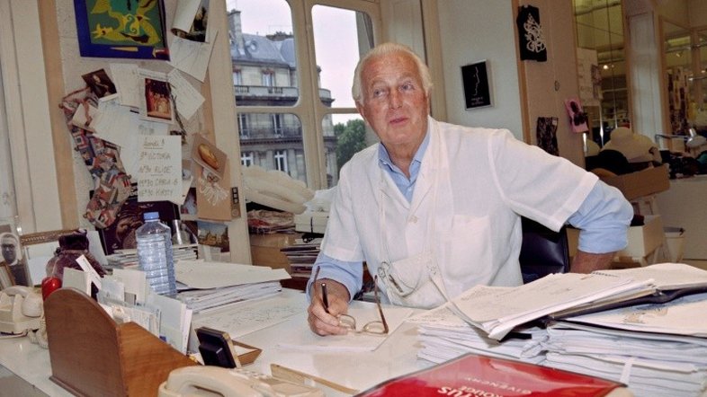 Morreu Givenchy, símbolo da elegância francesa