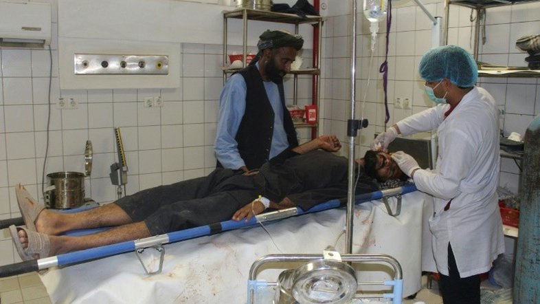 Bombardeio contra escola corânica deixa várias vítimas no Afeganistão