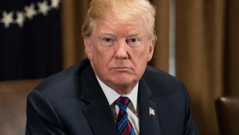 Democratas pedem a Trump que pare de tuitar sobre ataques à Síria