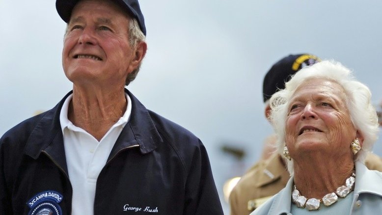 Ex-primeira-dama Barbara Bush está com 'saúde debilitada'