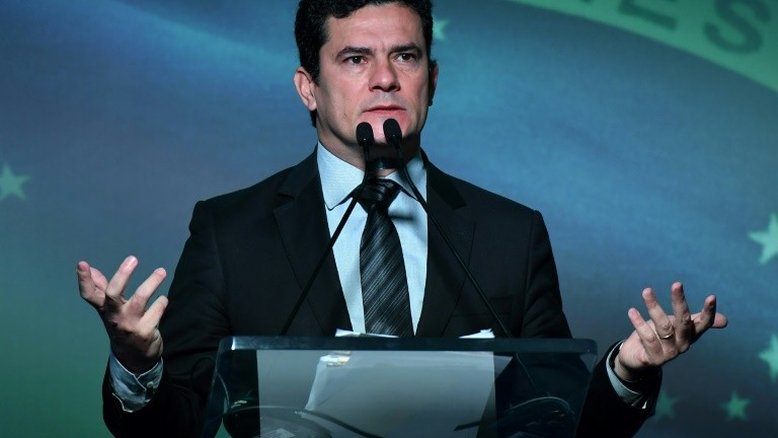 Sérgio Moro, um paladino na luta contra a corrupção ou a política?