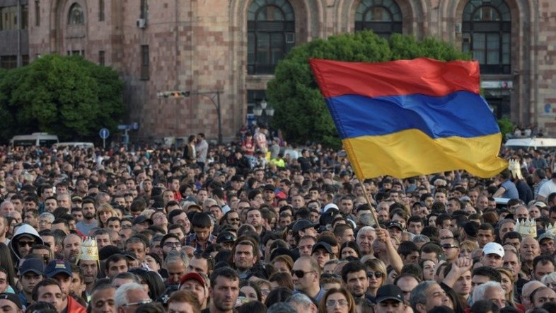 Em meio a protestos na Armênia, Rússia aparece como mediadora