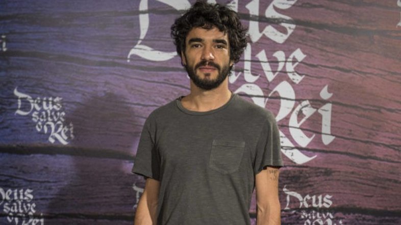 Caio Blat compartilha áudio da avó reclamando sobre visual do ator