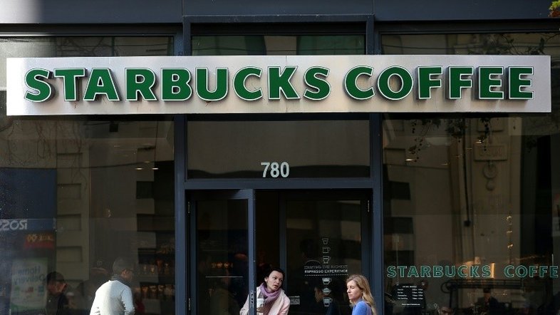 Starbucks é acusada de discriminação racial nos EUA