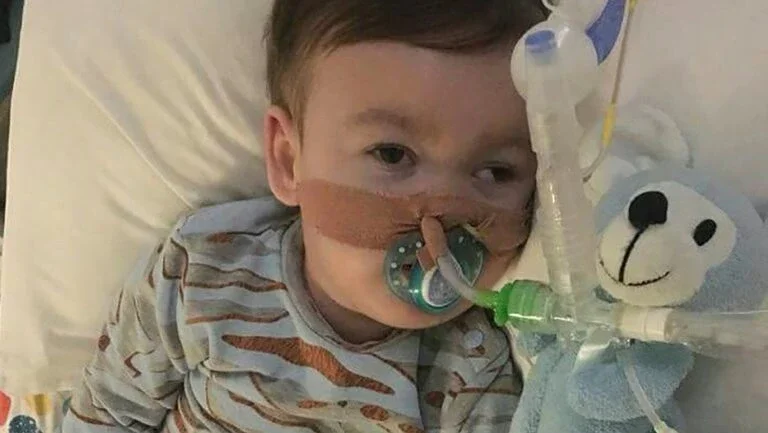 Itália prepara avião para transferir Alfie Evans para Roma