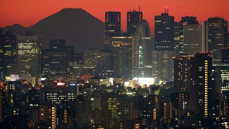 Vice-ministro japonês da Finanças nega acusação de assédio sexual