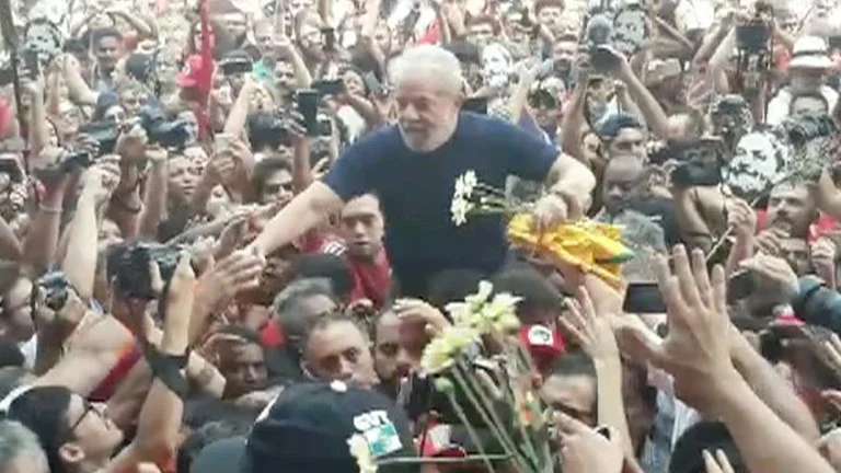 Lula é o primeiro ex-presidente da República preso por crime comum no País