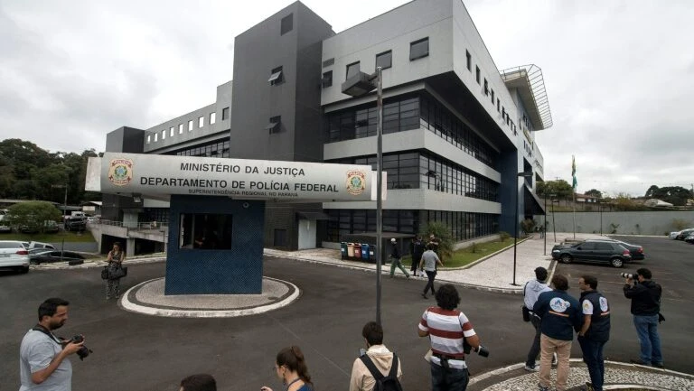 Confira detalhes da cela preparada pela PF para Lula em Curitiba