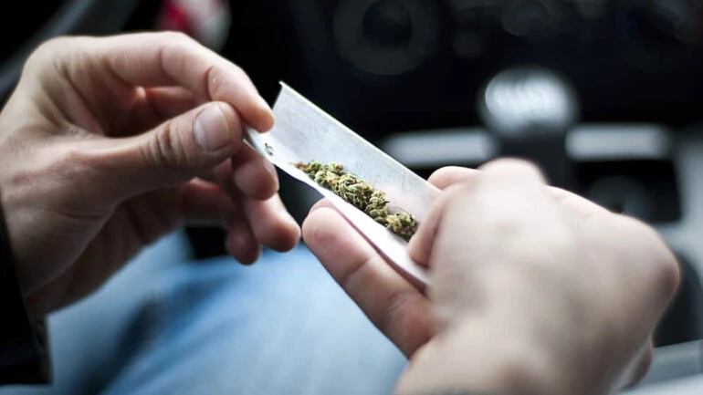 Certificado médico pode dar direito a fumar maconha nos estádios da Copa