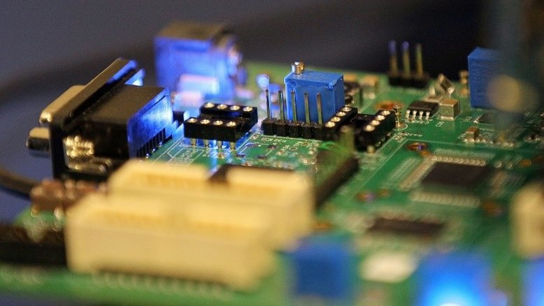 China prepara setor tecnológico para batalha comercial com EUA