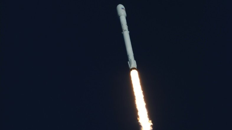 SpaceX lança foguete Falcon 9 mais potente