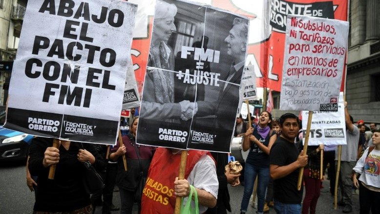 Por que a Argentina de Macri entrou em crise financeira?