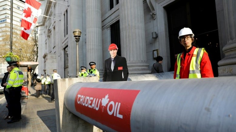 Governo do Canadá anuncia compra de projeto de oleoduto polêmico