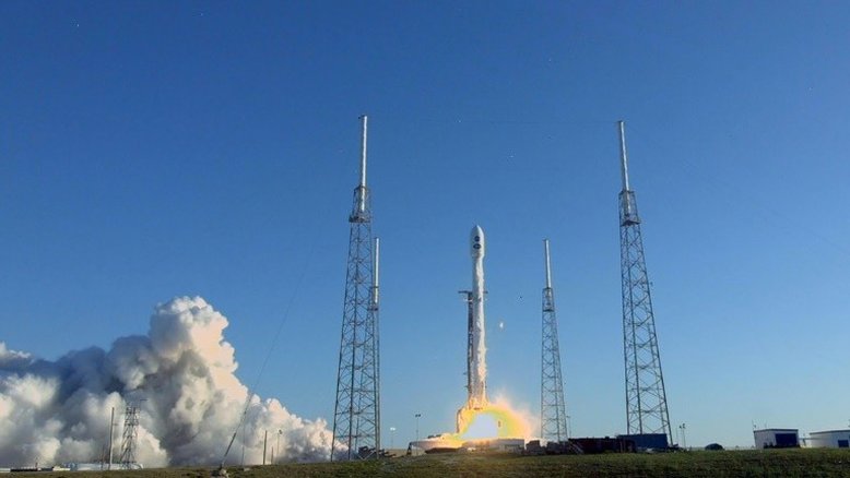 SpaceX adia lançamento de seu novo foguete Falcon 9 Block 5