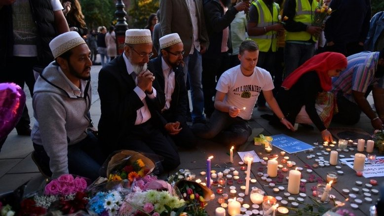 Reino Unido recorda vítimas do atentado de Manchester