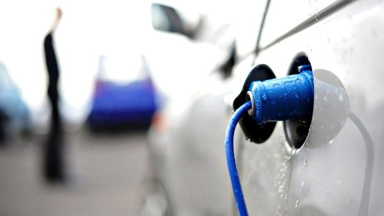 Vendas de carros elétricos registram aumento expressivo em 2017