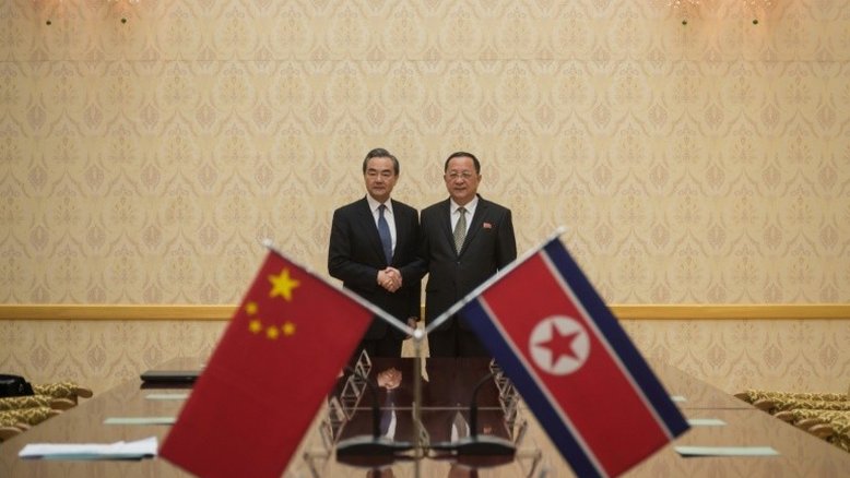 Chefe da diplomacia da China se reúne com Kim Jong Un em Pyongyang