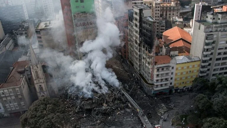 Colapso de edifício em São Paulo deixou 44 desaparecidos