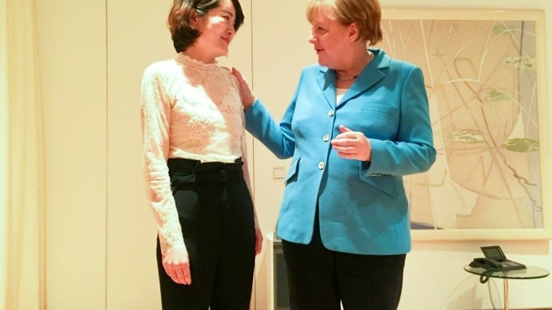 Merkel se reúne em Pequim com mulheres de advogados detidos