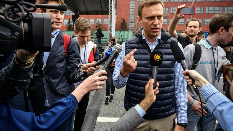 Partidários de opositor russo Navalny são detidos em protestos contra Putin