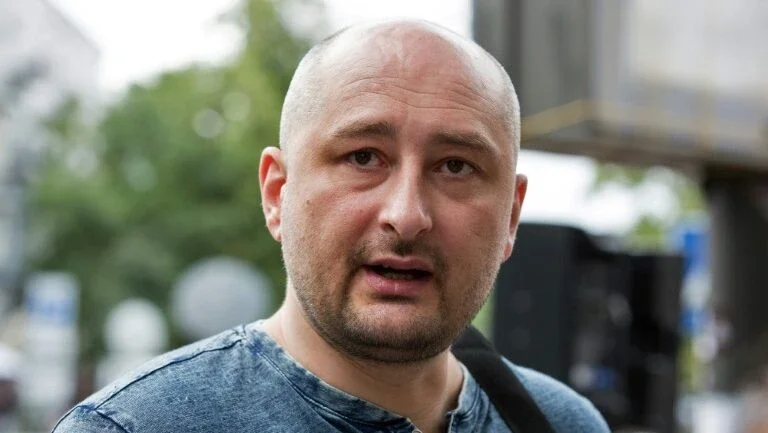 Jornalista russo que simulou morte diz que objetivo era 