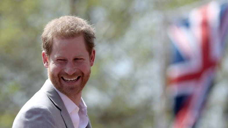 Antes do casamento real, príncipe Harry vira duque de Sussex