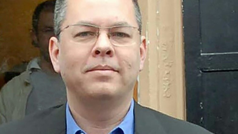 Pastor americano permanece detido na Turquia