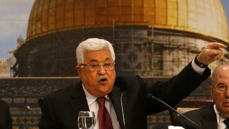 Abbas é reeleito à frente da OLP
