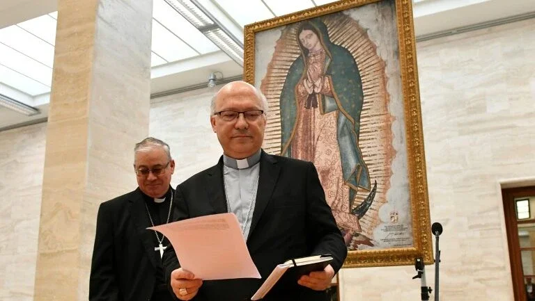 Bispos chilenos põem cargos à disposição do papa
