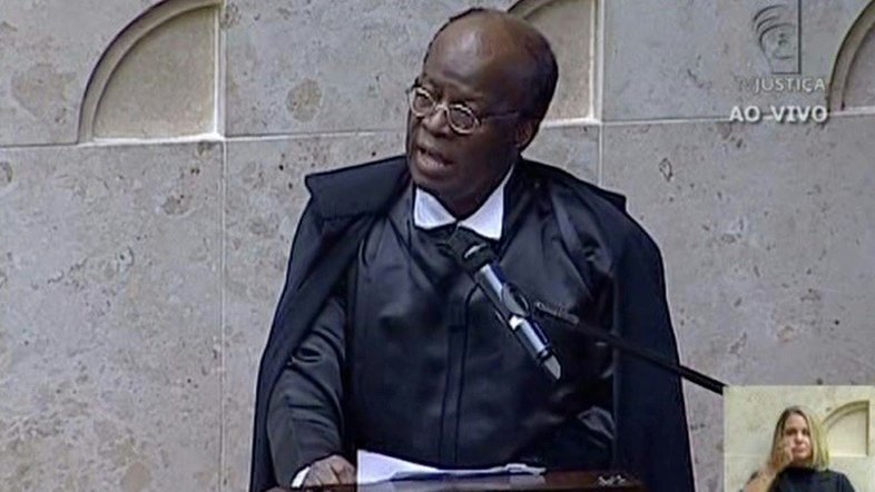 Um ano depois de filiação, Joaquim Barbosa se reaproxima do PSB