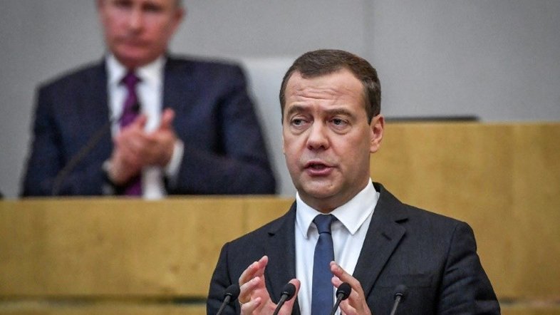 Primeiro-ministro da Rússia, Dmitri Medvedev renuncia ao cargo