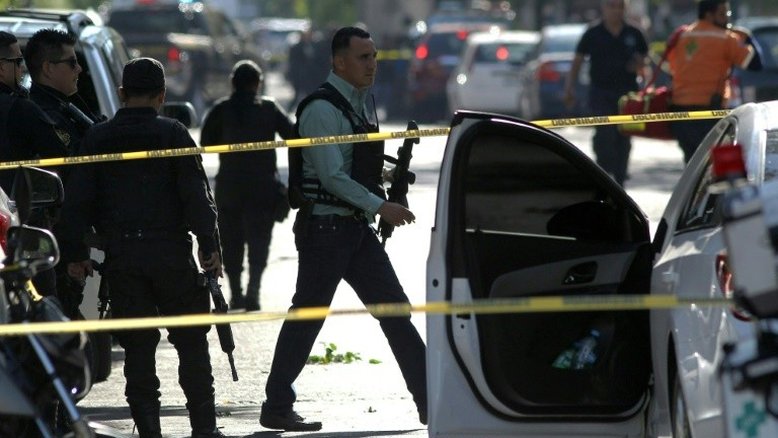 Mulher de líder de cartel de drogas e prefeito são presos no México
