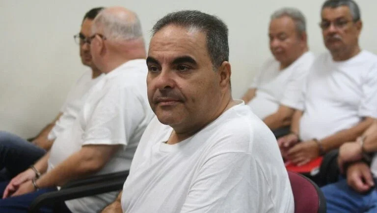 Justiça salvadorenha irá julgar ex-presidente Saca