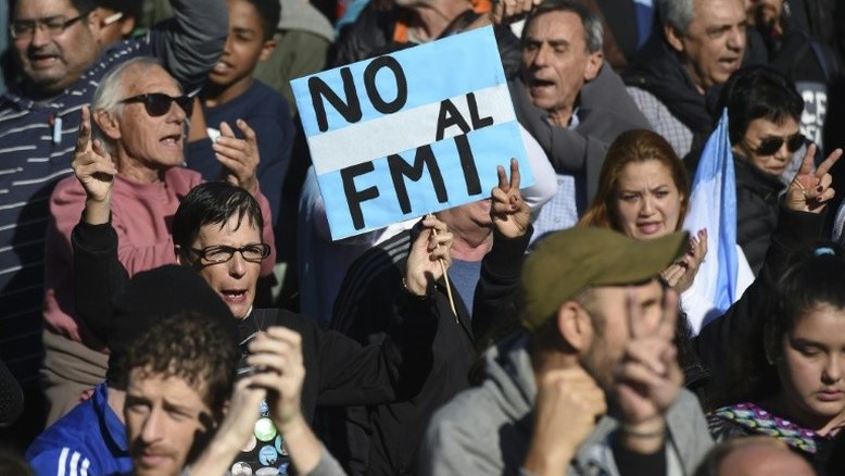 Argentina tem grande manifestação contra FMI