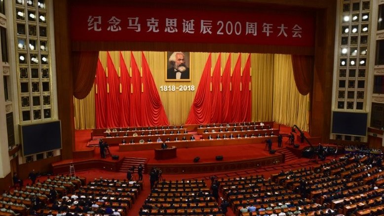 China 'continuará agitando bandeira do marxismo', diz Xi Jinping