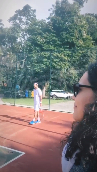 Débora Nascimento tira sarro de José Loreto no tênis: "Não faz um ponto" 7 Débora Nascimento tira sarro de José Loreto no tênis: "Não faz um ponto"