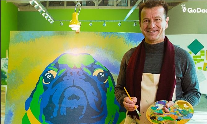 Dunga encarna Plano B de brasileiros e fatura como garoto propaganda