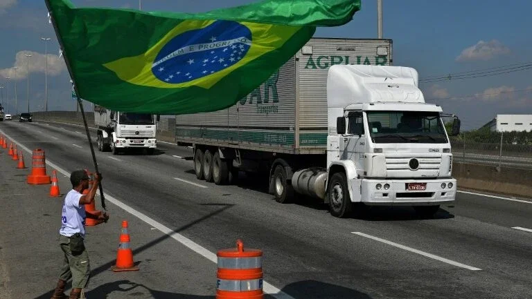Perdas com a greve dos caminhoneiros superam R$ 75 bilhões