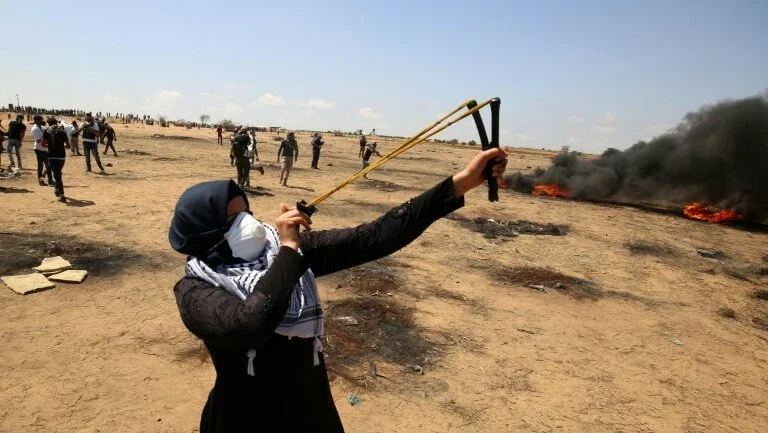 Um palestino morre por disparos de soldados israelenses em Gaza