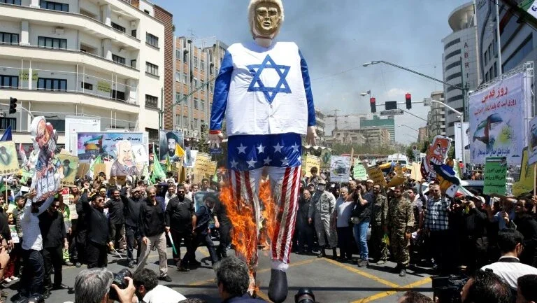 Iranianos manisfestam apoio aos palestinos no Dia de Jerusalém