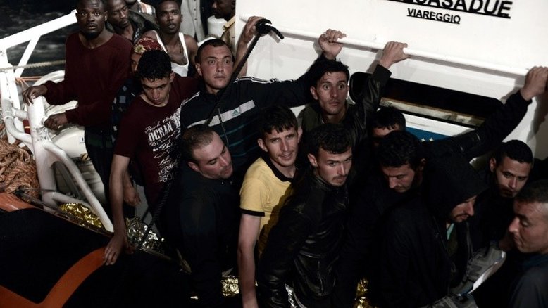 Espanha vai receber barco com 629 migrantes rejeitado por Itália e Malta