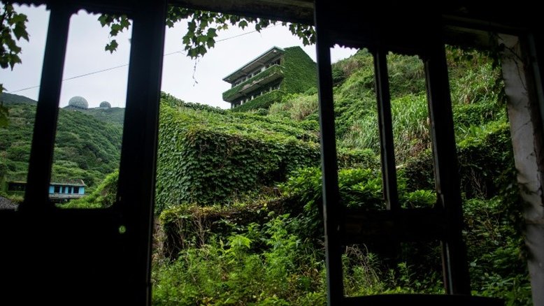 Na China, a natureza reconquista vilarejo esquecido no tempo