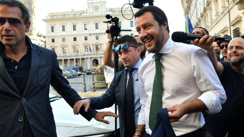 Novo ministro do Interior italiano promete reduzir chegadas de migrantes