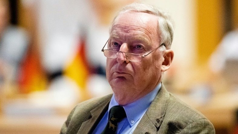Líder da extrema direita alemã compara a Hitler a 'excremento de pássaro'