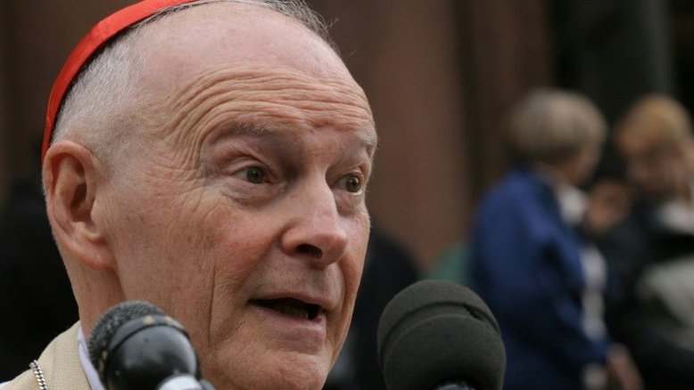 Cardeal americano Theodore McCarrick é suspenso por abuso sexual