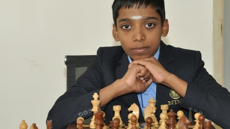 Indiano de 12 anos conquista o título de grande mestre de xadrez