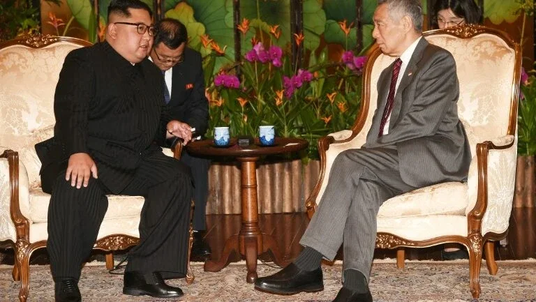 Trump e Kim Jong Un chegam a Singapura para a cúpula histórica