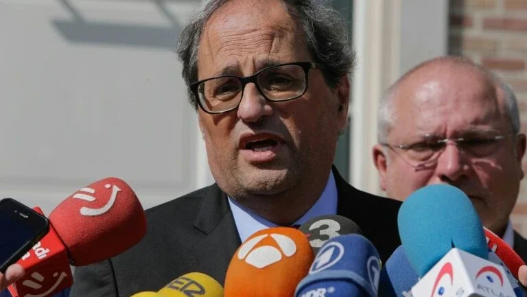 Novo governo da Catalunha toma posse