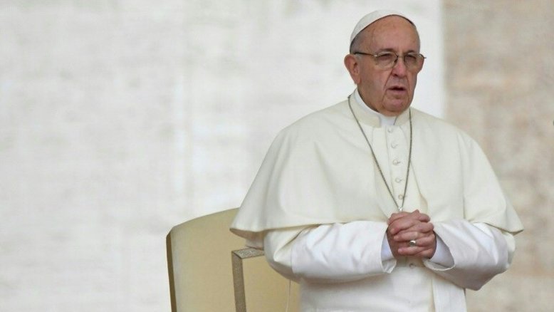 Papa aceita renúncia de três bispos chilenos